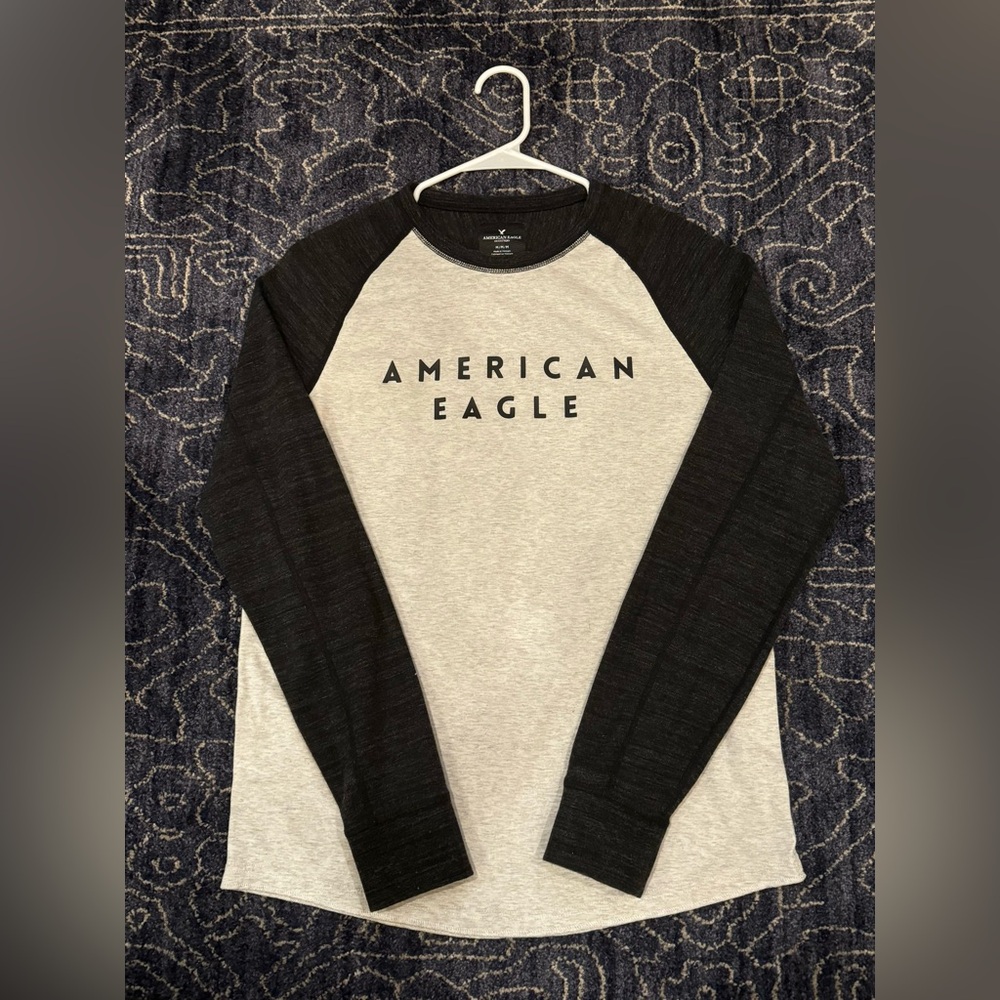 American Eagle shirt. Hardly Worn.
